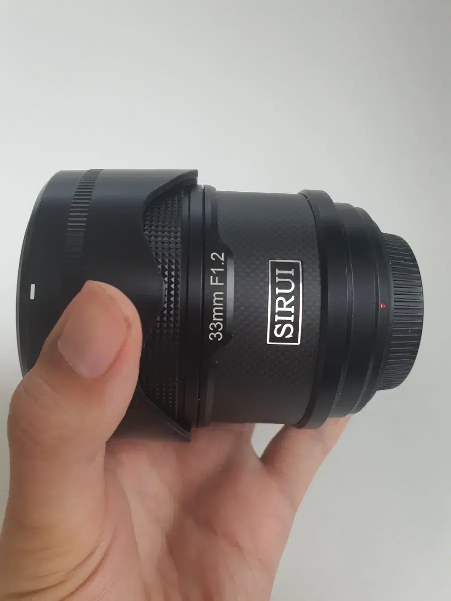 시루이 33mm f 1.2 Sniper 단렌즈 팝니다